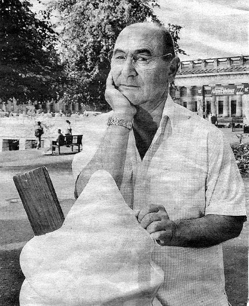 vic zaccardelli.jpg - Vic Zaccardelli pictured in Princess Street Gardens, The picture was taken from the local press.